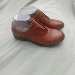 Womens leather shoes size 7 by Born